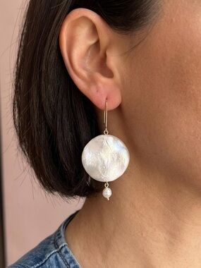 DROP Dangle Pearl Earrings
